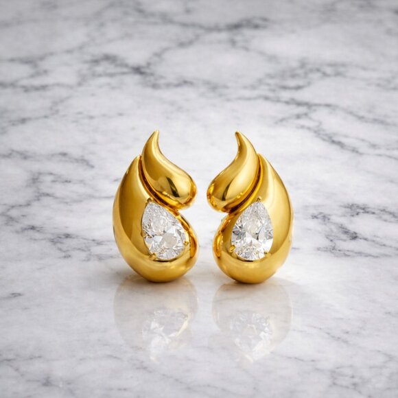 REVOLVE Geometric Vintage Style Gold Earrings - Picture 3 of 3